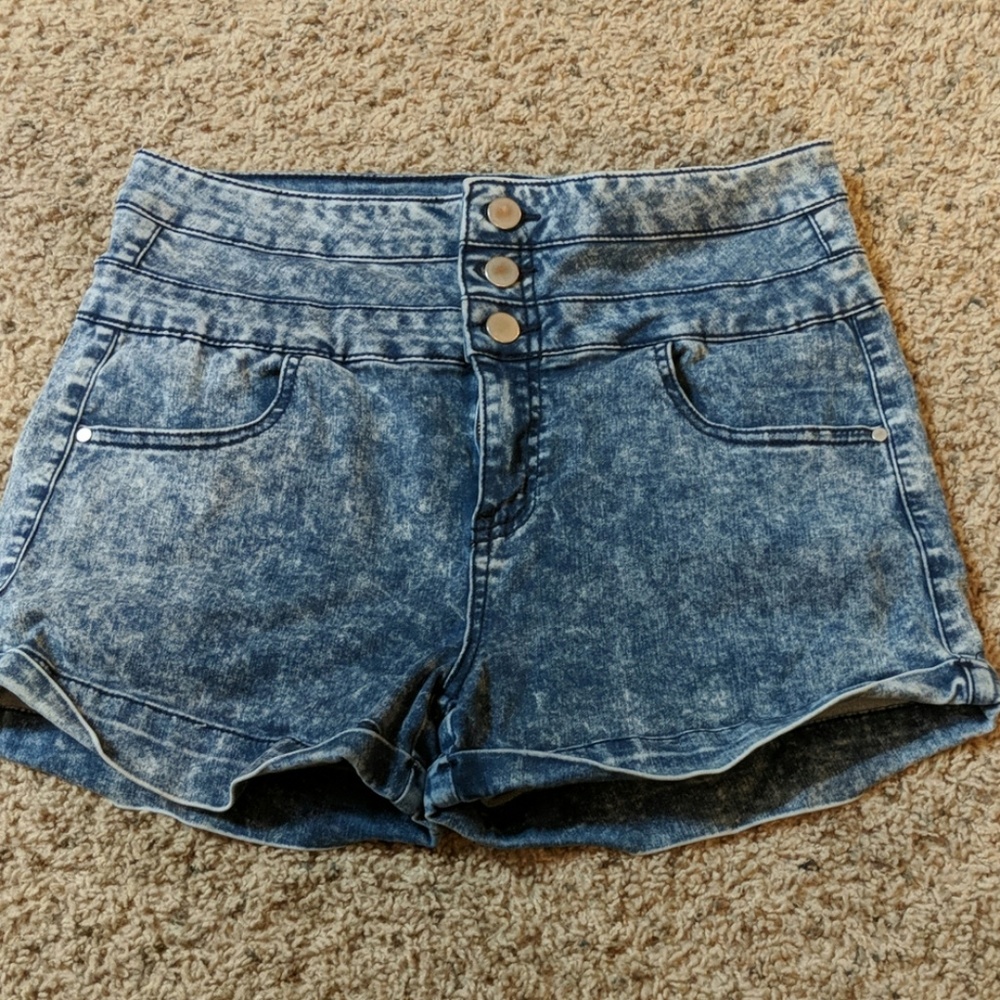 Tinseltown shorts